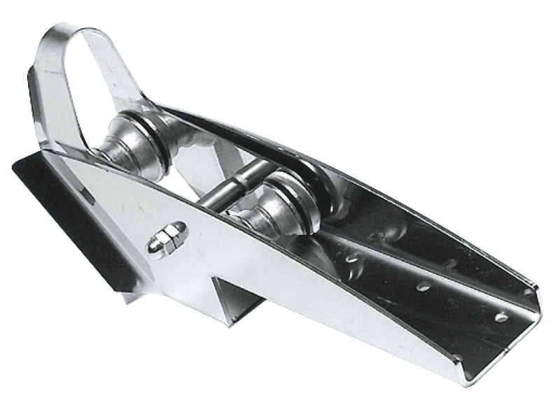 In acciaio inox 304 lucidato, con guida catena, per ancore di qualsiasi tipo da 10 a 20 kg. Fabbricato in lamiera da 4 mm di spessore. Pulegge acciaio inox.
