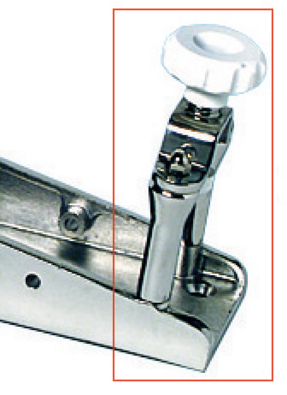 Fuso in acciaio inox AISI 316 lucidato a specchio. Ampio sbalzo per evitare che qualsiasi tipo di ancora tocchi la prua. Pulegge in acciaio inox, adatto per ancore CQR, Bruce, Danforth, Trefoil®, Delta ecc.