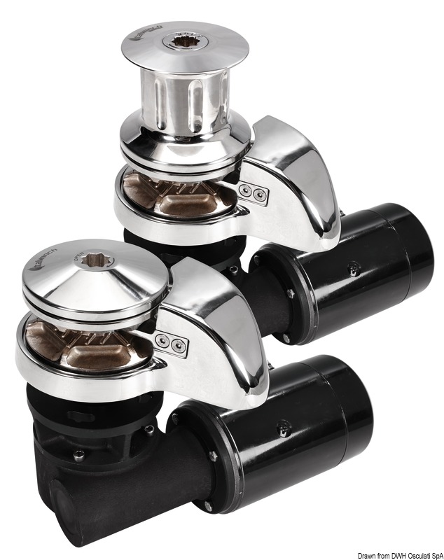 Carcassa in acciaio inox AISI 316 lucidato. Può utilizzare catena o cima-catena. Sensore contametri integrato. Motore stagno IP67. Consigliato per barche fino 15 metri.