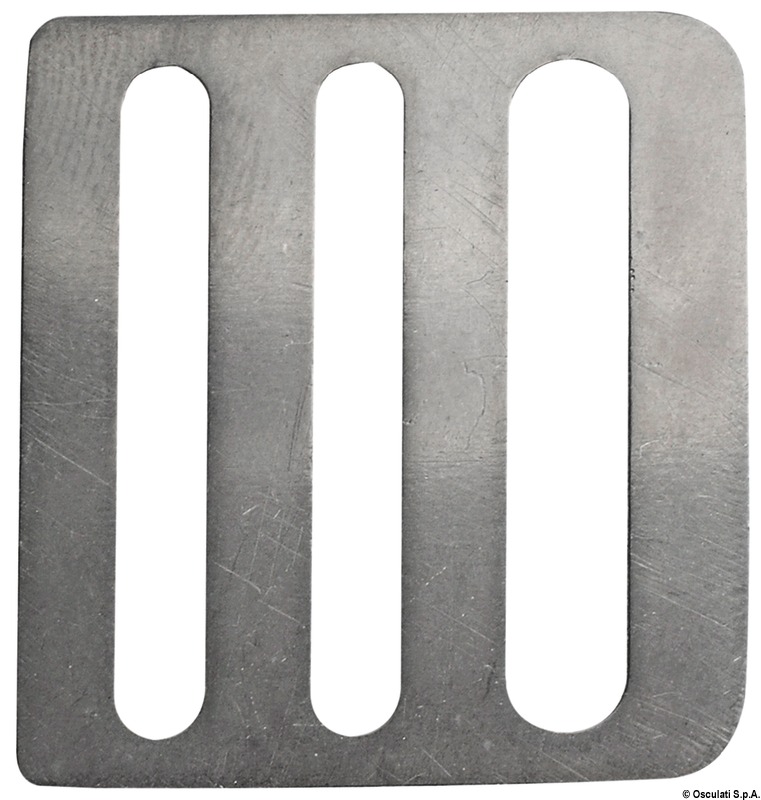 Permette di fare gli occhielli terminali ai nastri evitando le cuciture. Acciaio inox AISI 304 lucidato a specchio.