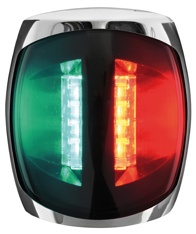 Calotta in acciaio inox lucidato a specchio.Parte posteriore e lente in policarbonato.Certificate COLREG72 e ABYC-C5, omologate per imbarcazioni fino a 20 m.