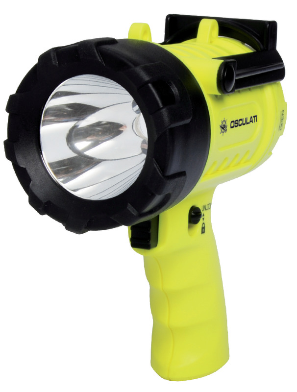 Equipaggiata con LED Cree XRE ad alta efficienza è impermeabile fino ad 1 m. Quattro tipi di funzionamento: luce piena, luce media, luce ridotta, flash.