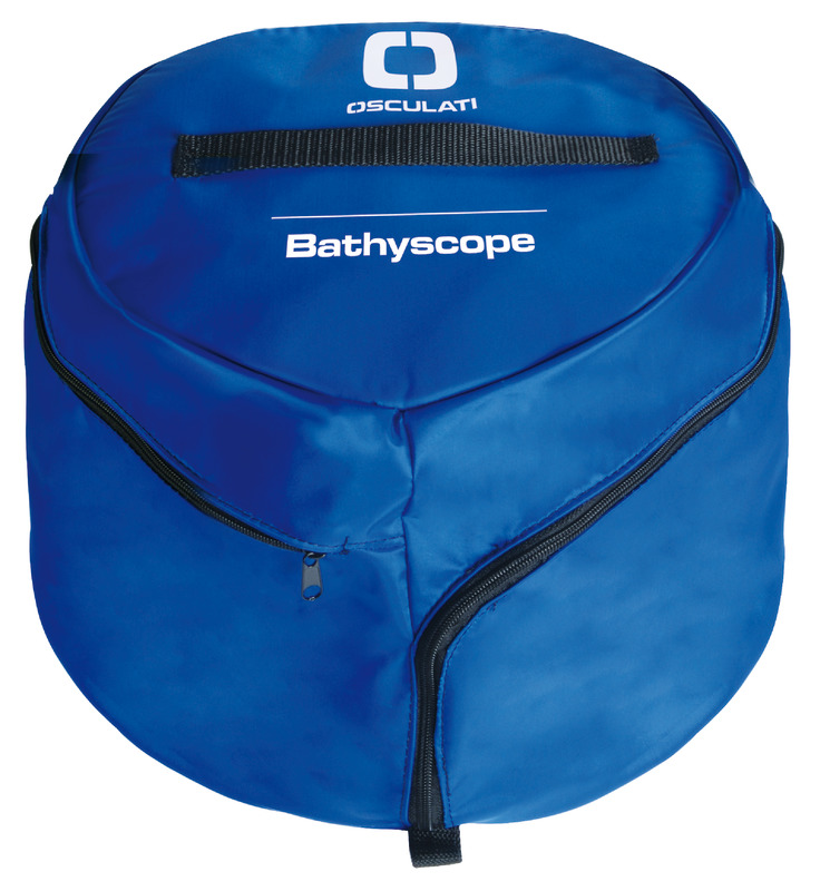 Batiscopio guardafondo smontabile in 4 parti. Con visore in vetro temperato e impugnatura soft + oculare morbido.Disponibile in versione classica ed in versione giorno/notte con sistema di illuminazione subacquea con due faretti a LED.Sacca imbottita per batiscopio per alloggiamento luci e pile (OPTIONAL).