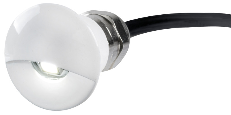 Modello stagno sia davanti che dietro. Completo di premistoppa posteriore, cavetto di 1 m e microspina stagna di collegamento.Orientamento luce verso il basso. Foro per l'incasso diametro 17 mm.Materiale del corpo:A = alluminio nero opaco anodizzato;B = alluminio bianco lucido verniciato;C = acciaio inox lucidato a specchio.