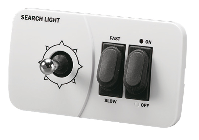 Carcassa: alluminio pressofuso e verniciato bianco con resine ad alta resistenza anti-corrosione. Completamente stagni. Rotazione orizzontale 355°, a 2 velocità. Rotazione verticale 50°. CREE LED di alta qualità. Consumo 54 W equiparabili ad oltre 100 W di una lampadina classica.Garantisce una luce uniforme ad ampio raggio (60°).Protezione contro le interferenze elettroniche.I fari sono collegabili a 2 tipi di comando optional che possono essere indipendenti o "sommati" per creare la configurazione desiderata:1) Comando da plancia con joystick. Cavo incluso da 4,5 m. Si possono installare altri comandi joystick usando il cavo a 2 porte 13.227.51.2) Radiocomando classico fornito con staffa per fissaggio alla plancia. Portata fino a 40 m di distanza dal faro.