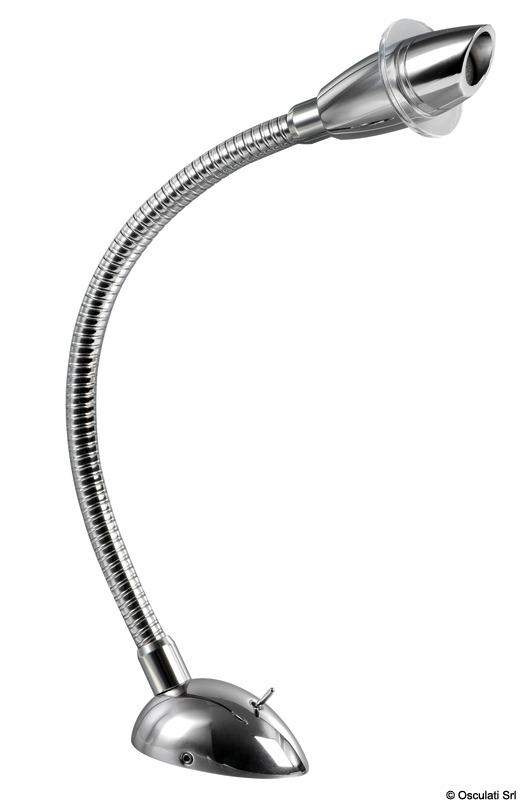Base in acciaio inox lucidato a specchio e testa in ottone cromato.