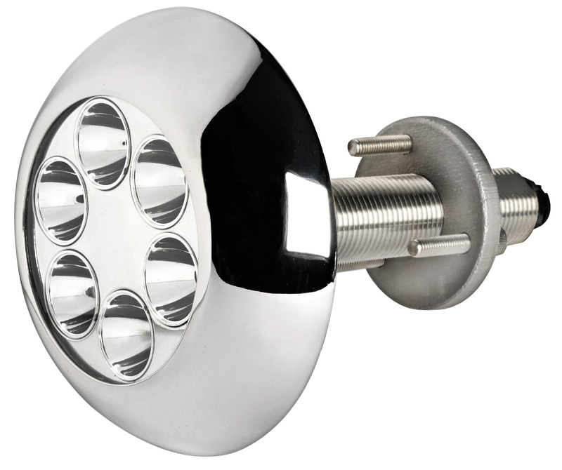 Fabbricata in acciaio inox AISI 316 lucidato a specchio, è dotato di 6 LED alta potenza e di sistema parabolico per aumentare la luminosità.Può funzionare solo immerso in acqua.