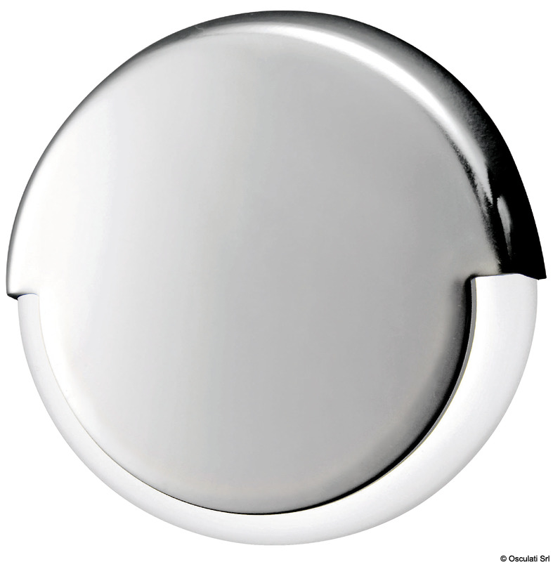 Corpo in plastica bianca, frontale in acciaio inox lucidato a specchio. Montaggio a scatto.