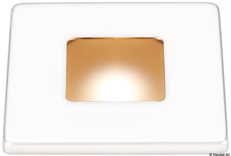 Carcassa in policarbonato completa di ghiera. Lente satinata. Un solo LED centrale. Fissaggio con viti.Tipologia luce:13.490.01/02 con luce fissa o dimmerabile, consultare la tabella per scegliere l'interruttore ideale.13.490.11/12 con luce dimmerabile, con funzione (ON/OFF + dimmer) touch inclusa nel vetro.