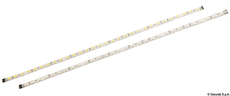 Base in alluminio flessibile, autoadesiva. Le strisce possono essere unite tra loro testa - testa tramite la spinetta terminale maschio-femmina, oppure tagliate ogni 100 mm. Il sistema perciò consente di arrivare alla lunghezza desiderata.