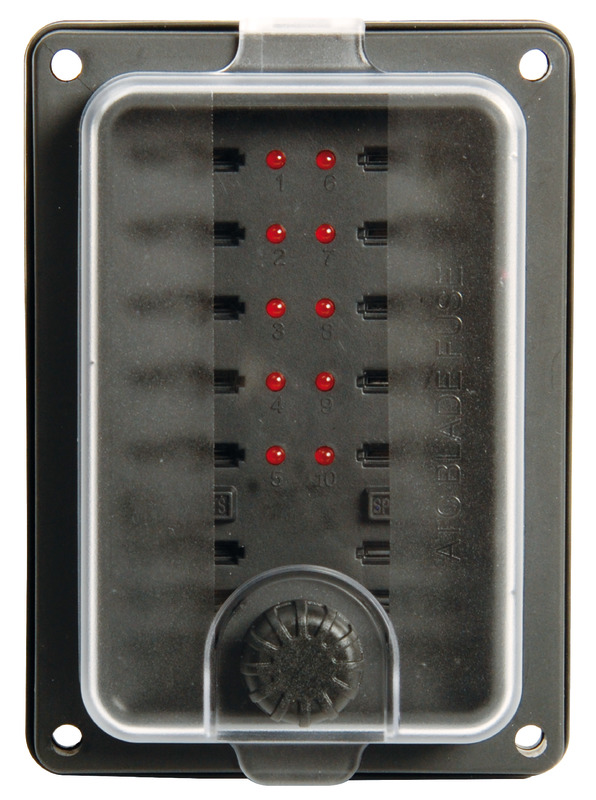 Scatola a semi-incasso con guarnizione in gomma con sedi per 10 fusibili lamellari con uscita posteriore, + 6 sedi fusibili di ricambio, + LED spia per fusibili bruciati.