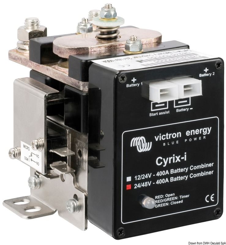 Si tratta di un relay potente che tramite un microprocessore collega automaticamente in parallelo le batterie quando una di esse ha raggiunto il voltaggio predeterminato e le separa quando il voltaggio scende sotto il livello FLOATING.I Cryrix-I sono un ottima alternativa ai separatori a diodi in quanto non c'è caduta di tensione.Il montaggio classico prevede l'alternatore collegato direttamente alla batteria avviamento. Batteria servizi, ed elica di prua sono abbinate alla batteria avviamento con il Cyrix-I.Quando Cyrix-I sente che la batteria avviamento è carica, si attiverà permettendo la carica in parallelo delle altre batterie. Cryix-I percepisce la tensione di entrambe le batterie. Si attiverà perciò se per esempio la batteria servizi è sotto caricabatteria.