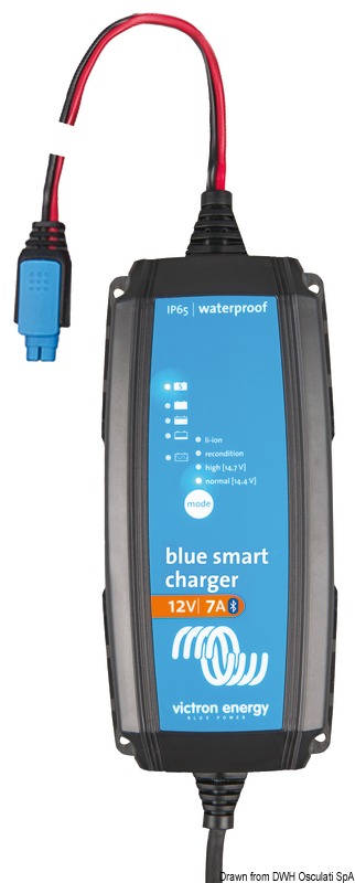 Usando l'APP Victron-Connect questi caricabatteria si collegano al vostro smartphone, tablet o computer via Bluetooth consentendo la configurazione iniziale e visualizzando tutti i dati di carica.Alimentazione 180-265 V AC, led indicanti stato di carica.Carica con algoritmo a 7 stadi, ideale per batterie sigillate. Adatto a qualsiasi tipo di batteria, incluso Li-ion. Compensazione automatica alte-basse temperature.Sistema LOW per caricare piccole batterie. Programma recupero di una batteria totalmente scarica. Funzione alimentazione automatica.Accessori in dotazione: pinze collegamento, occhielli M8.