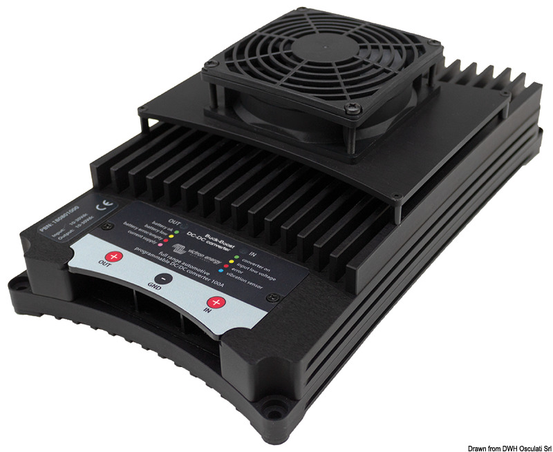 Convertitori DC/DC per caricare le batterie di servizio 12/24 V.Particolarmente adatti nel caso di imbarcazioni dotate di alternatori intelligenti, utilizzati nei motori più recenti, che non sempre generano corrente di carica corretta.