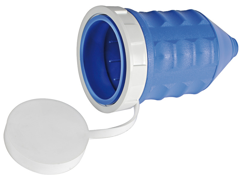 Presa: in acciaio inox AISI 316 lucidato a specchio + policarbonato + contatti in ottone nichelato e protezione posteriore uscita cavi. Spina: policarbonato + contatti in ottone argentato. Cappuccio: coprispina in PVC morbido blu elettrico. voltaggio 220/110. Amperaggio Max 50A.