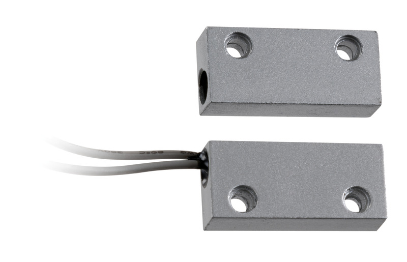 Interruttori magnetici di sicurezza di facile installazione, interrompono il flusso di corrente nel momento in cui le due parti entrano in contatto. Apre il circuito a 15mm di distanza.Ideali per: wet bar con cucine elettriche; plancette idrauliche/elettriche; fine corsa per tavoli elettrici.