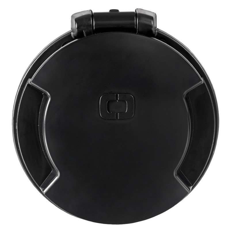 Presa e spina nautica per cavo elettrico banchina da 32A - 220V. Realizzati in PA6, dotata di contatti ad alta resa energetica e tappo di chiusura IP67. La spina è disegnata per garantire una impugnatura ergonomica e la ghiera rotante permette di assicurarla saldamente alla presa in barca con una chiusura stagna IP67, mentre il tappo in gomma garantisce una tenuta IP44 quando non è collegata. Il design pulito e le ridotte dimensioni permettono di poter installare comodamente la presa in qualsiasi punto del pozzetto. Conforme agli standard europei di sicurezza IEC 60309-5.
