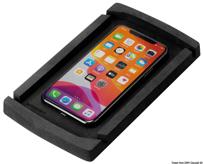 Tieni al sicuro e ricarica il tuo telefono senza fili allo stesso tempo. Puoi tenere il tuo telefono in un posto sicuro a bordo, in vista, carico e pronto a partire. Progettato per essere installato su qualsiasi superficie piana.Posiziona semplicemente il tuo telefono al centro del tappetino ed inizia immediatamente la ricarica senza fili (articolo certificato Qi).