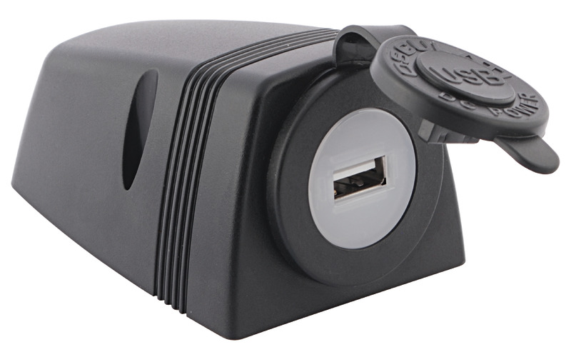 Fabbricate in nylon con cappuccio di protezione per renderle impermeabili. Ingresso 12/24 V. Uscita USB 5V.