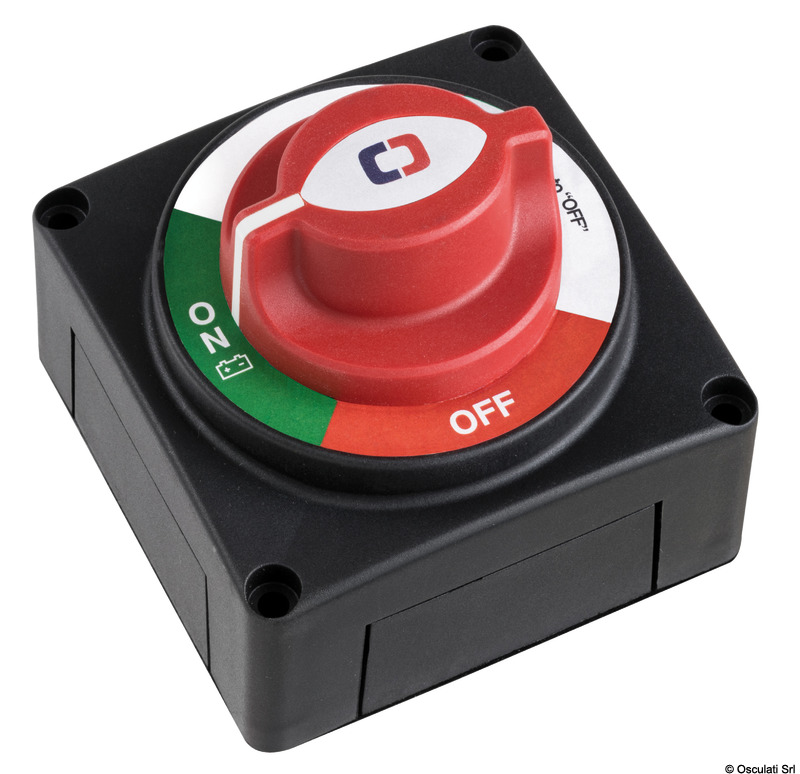 Serie di interruttori e deviatori che permettono di attivare/disattivare, combinare e/o separare i banchi di batterie per motori e servizi.Per applicazioni fino a 48 VDC. Compatibili con installazioni a muro esterne o a incasso. Conformi alla normativa di riferimento UNI EN ISO 8846.Uscita dei cavi possibile sui 4 lati.