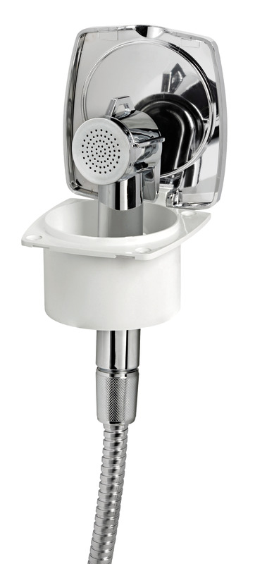 Doccia in ABS cromato, vano di allaggiamento bianco in ASA UV resistente.