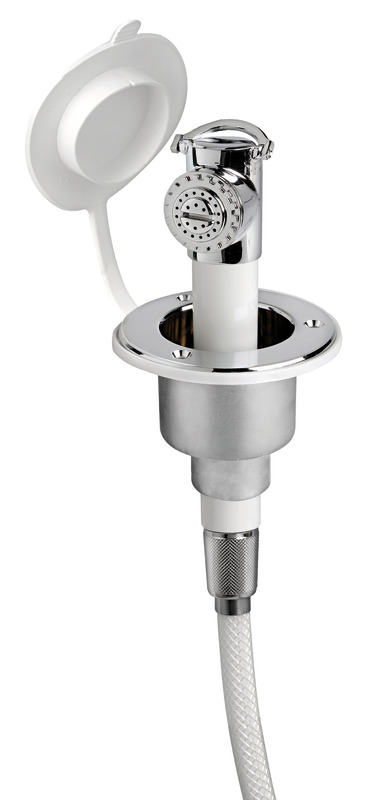 In ottone cromato con supporto ad incasso in ASA UV resistente, completo di cappuccio in PVC bianco a tenuta stagna. Sporgenza interna 45 mm.