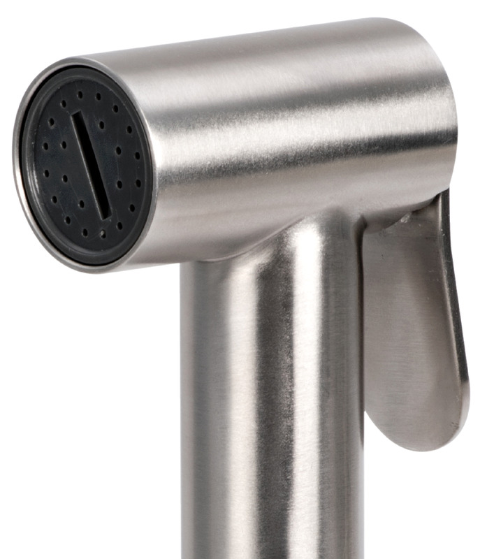 Vano doccia in acciaio inox AISI 316 con sportello autoreggente. Dotato di doccia Tiger in acciaio inox e boccola interna in gomma antivibrante.