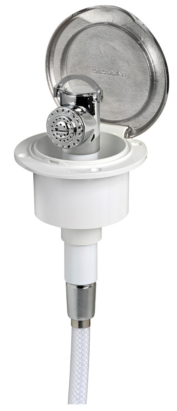 Doccia in ottone cromato, vano di alloggiamento bianco in ASA UV resistente.