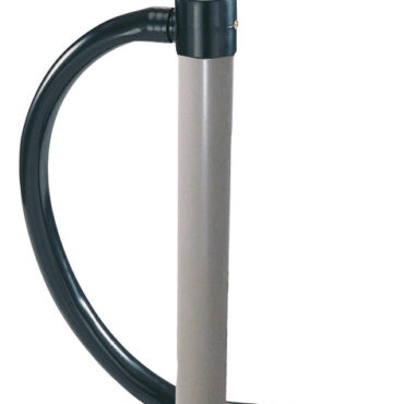 Completa di tubo di scarico da 95 cm. Maniglia di presa ergonomica.