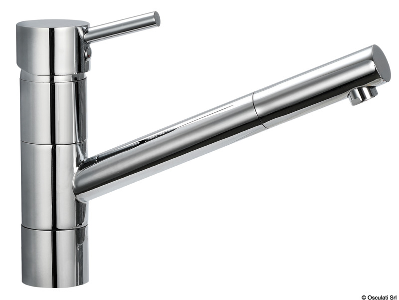 Rubinetto in ottone cromato. Getto orientabile, collo lungo per lavelli cucina.