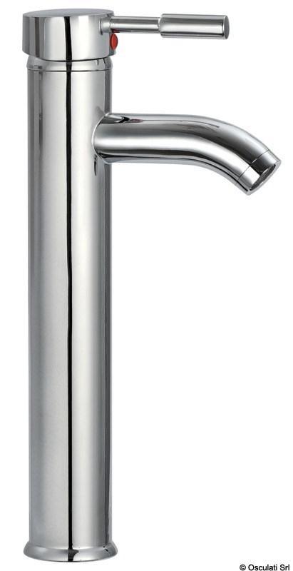 Rubinetto in ottone cromato. Da usare con lavabo sporgenti applicati sul piano.