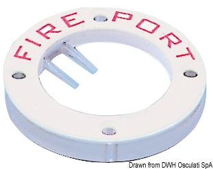Conforme alla direttiva 2013/53/UE e costruito in accordo alla ISO 9094-2.Permette di accedere al vano motore con un estintore, senza aprire il vano. Il foro é chiuso da una membrana in PVC stagna, a sfondamento.