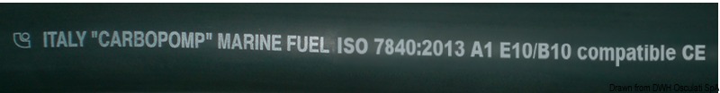 A norme CE omologata RINA ISO 7840/2021in classe A1 (la classe A2 di qualità inferiore, non é permessa per la benzina, ma solo per il gasolio). Omologata RINA+LLOYD'S. Rinforzi di tessuti sintetici. Superficie liscia ad impressione tela.