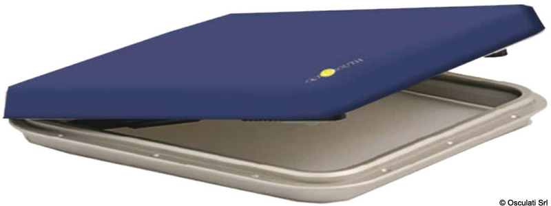 Fabbricati in tessuto ATLAS 310 g/m2 impermeabile, traspirante e UV resistente.