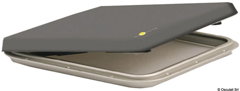 Fabbricati in tessuto ATLAS 310 g/m2 impermeabile, traspirante e UV resistente.