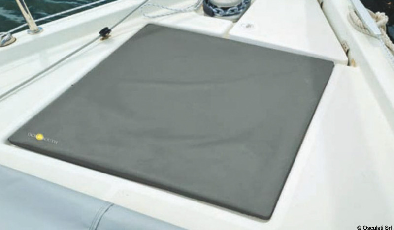 Fabbricati in tessuto ATLAS 310g/m2 impermeabile, traspirante e UV resistente.