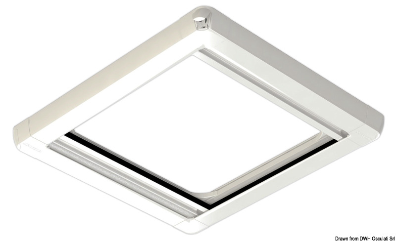 Sistema di base per boccaporti, installato sulla superficie del rivestimento interno della cabina:-Tenda oscurante al 100% + zanzariera (entrambe di colore bianco) inserite in un unico telaio in PVC dal design ultrasottile e moderno.- Semplice chiusura magnetica tra zanzariera e tenda.- Optional da ordinare separatamente: controtelaio di finitura flessibile 19.809.05/20Su richiesta, disponibile in varie misure di serie o produzione su misura per adattarsi a qualsiasi boccaporto. Colore struttura: bianco (RAL9016), su richiesta anche beige (RAL9001).