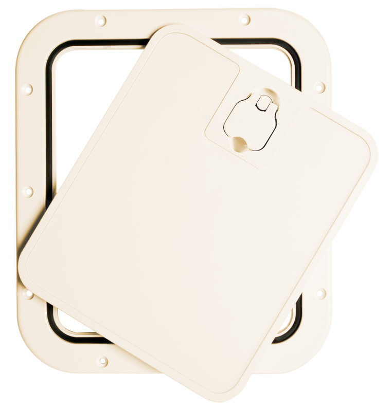 Superficie molto robusta e antisdrucciolo. Chiusura del coperchio Splash-Proof con guarnizione in neoprene. Montaggio a filo. Si possono usare come portelli per gavoni, vasche da pesca, oppure come portelli di ripostigli e paratie frontale a baionetta che si estrae per facilitare l'accesso. Ideale per installazioni in console con panca guida vicina.