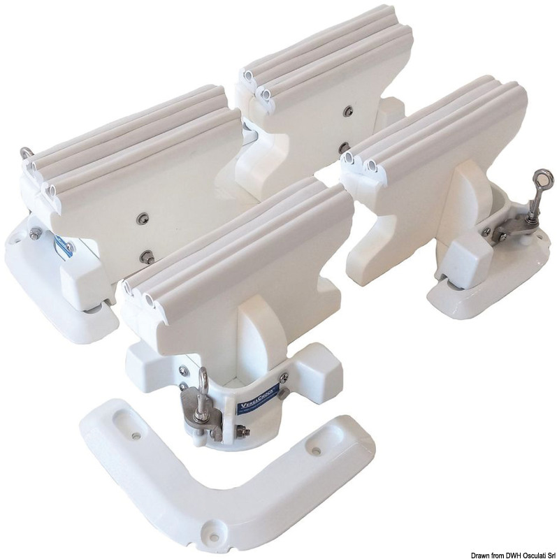 Supporti facilmente rimovibili per tender, jet sky o moto d'acqua. Da fissare su plancette di poppa, fly bridge o sul ponte.4 basi basse e smussate rimangono fisse sull'imbarcazione; i supporti si rimuovono facilmente per lasciare il ponte libero.Staffe e basi realizzate in alluminio verniciato a polvere. Supporti in HDPE + profilo di appoggio in gomma.