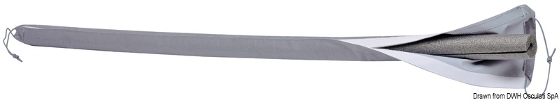 In poliuretano espanso morbido a cellule chiuse rivestite in tessuto di poliestere “cordura”. Tramite un ingegnoso sistema si applicano alle draglie senza smontarle e si conformano perfettamente alle stesse senza antiestetici giochi. Universale per draglie di qualsiasi diametro. Possono coprire anche il tenditore.