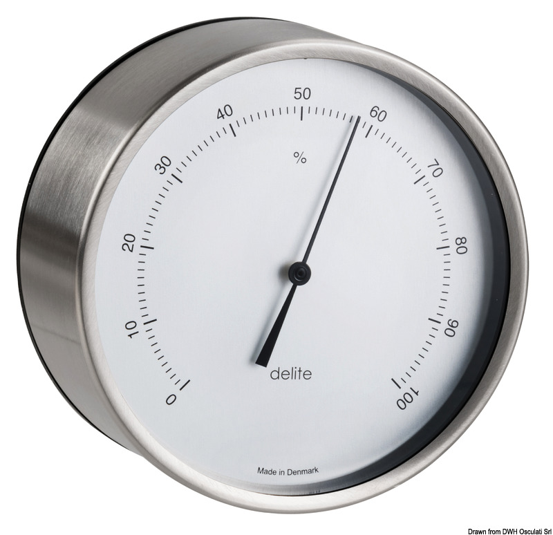 Carcassa realizzata in acciaio inox satinato.Sistema di fissaggio a parete incluso.