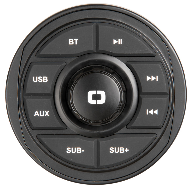 Amplificatore con comandi diretti in plancia. Riceve il segnale musicale da qualsiasi dispositivo Bluetooth (Smartphone, Tablet etc.).Input: Bluetooth, AUX e USB (prese AUX ed USB escono sul retro dell’amplificatore).Resistente all’acqua e ideale per essere collocato direttamente in plancia.Uscita separata e tasti di comando diretti per Subwoofer.Potenza: 4x45W.Tensione: 12V.Manopola centrale per la facile regolazione del volume.