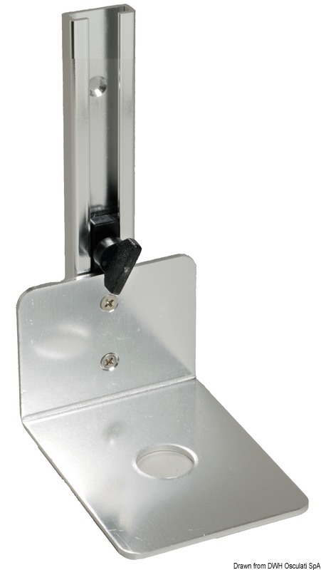 In alluminio anodizzato. Il trasduttore può essere alzato - abbassato di 115 mm, oppure completamente sfilato.