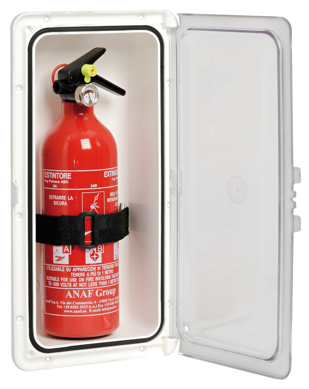 In polipropilene bianco con portello in policarbonato resistente UV trasparente e chiusura a scatto per estintori ANAF da 1 kg. Tenuta stagna, ottime finiture, colore bianco. Fornito con appositi supporti e nastro autobloccante apribile per un ottimo fissaggio dell’estintore.