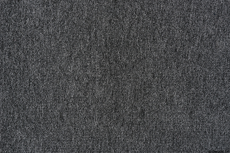 Testa già in misura e fondo regolabile tramite cordino e strozzatore. Realizzati in soffice fibra in poliestere testurizzato ed elasticizzato con speciale tessitura anti-abrasione. Vestono in maniera sartoriale i parabordi, sono resistenti UV e lavabili.