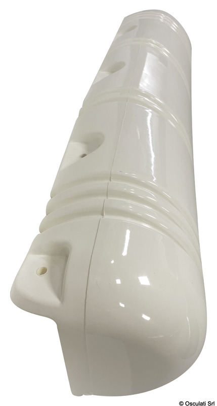 In PVC con valvola a spillo. Fissaggio su piano più angolo.