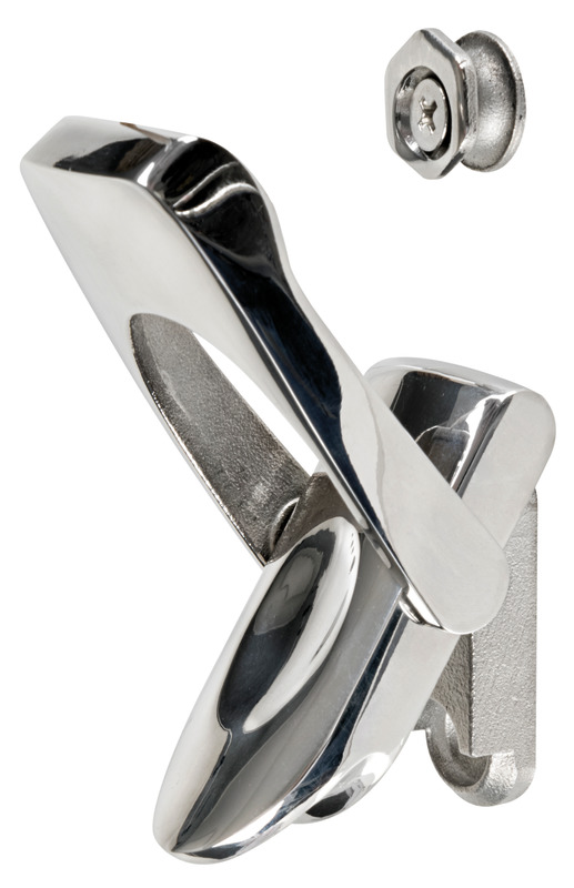 Chiusura a leva in acciaio inox AISI 316 lucidato a specchio, progettato per adattarsi a varie applicazioni e garantire la chiusura di qualsiasi gavone.Il pin di chiusura con foro eccentrico può essere ruotato per ottenere la tensione di chiusura desiderata.Una volta installato il meccanismo ha una aspetto Flush con presa ergonomica per aiutarne l’utilizzo.In posizione aperta il gancio di chiusura ruota di 180 gradi e non fuoriesce dall’ingombro della maniglia impedendo che venga urtato accidentalmente.Include una dima in PVC per facilitare l’installazione.