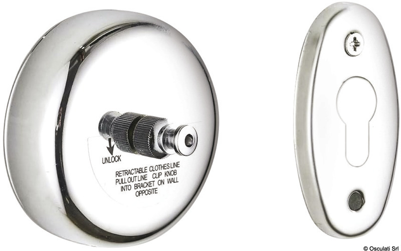 Stendibiancheria retrattile in acciaio inox: dispone di cavo in nylon lungo 2,8 m auto-tensionato, adatto per fissaggio a paratia, ingombro zero quando chiuso.