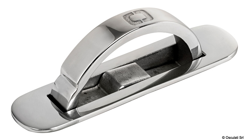 Maniglia di dimensioni compatte in acciaio inox.Il sistema ad apertura rotante permette di avare una presa larga ed ergonomica in poco spazio.Predisposta per montaggio ad incasso, dotata di chiusura con sistema antivibrazione.