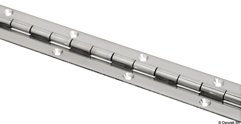 In acciaio inox lucidata a specchio.